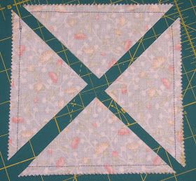 Shortcut Quilt Blocks, Sewing Squares, Half Square Triangle Quilts Pattern, Triangle Quilt Pattern, Quilt Blocks Easy, Quilt Tips, Sewing Patchwork, Missouri Star Quilt Company, Half Square Triangle Quilts