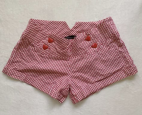 Where To Buy Vintage Clothes, 60s Shorts, Thrifted Pieces, Checkered Shorts, Red And White Gingham, Gingham Shorts, Red Gingham, Playing Dress-up, Summer 24