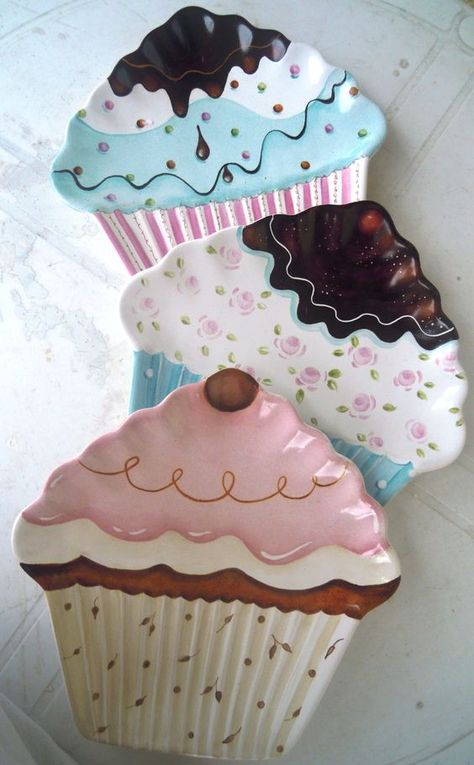 Cupcake Pottery Painting, Cupcake Cookie Jar, Cupcake Kitchen Decor, Cupcake Plate, Cupcake Decor, Cupcake Shops, Paint Your Own Pottery, Love Cupcakes, Ice Cream Party