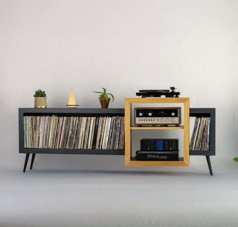 Music Studio Storage, Diy Record Storage, Leaving Room Ideas, Vinyl Record Table, Record Player Setup, Vinyl Record Furniture, Vinyl Record Room, Turntable Furniture, Midcentury Modern Furniture