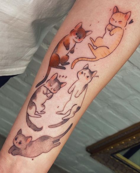 Cross Body Tattoo, Unique Cat Tattoo Ideas, Multiple Cats Tattoo, 4 Cats Tattoo, Cat Marking Tattoo, Cat Sketch Tattoo, Tortie Cat Tattoo, Cat Thigh Tattoo, Uwu Tattoo