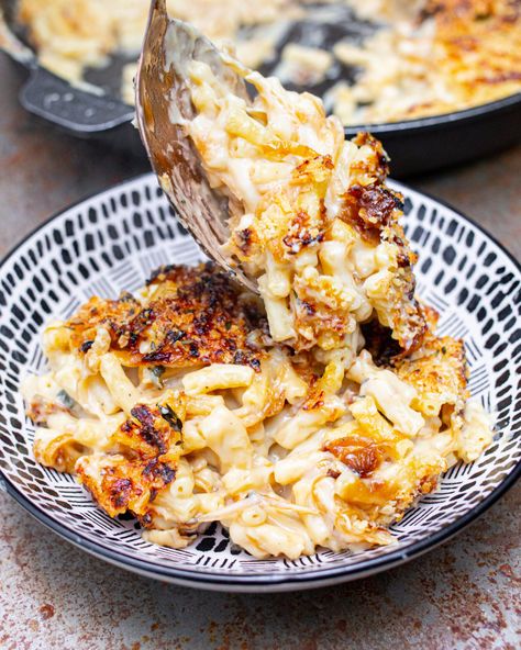 MOB's French Onion Mac & Cheese — MOB KITCHEN Chilli Cheese Bites, Mob Kitchen, Savoury Meals, Caramelised Onion, Food Dinners, Mac Cheese Recipes, Mac Cheese, Food Pasta, Pasta Pasta