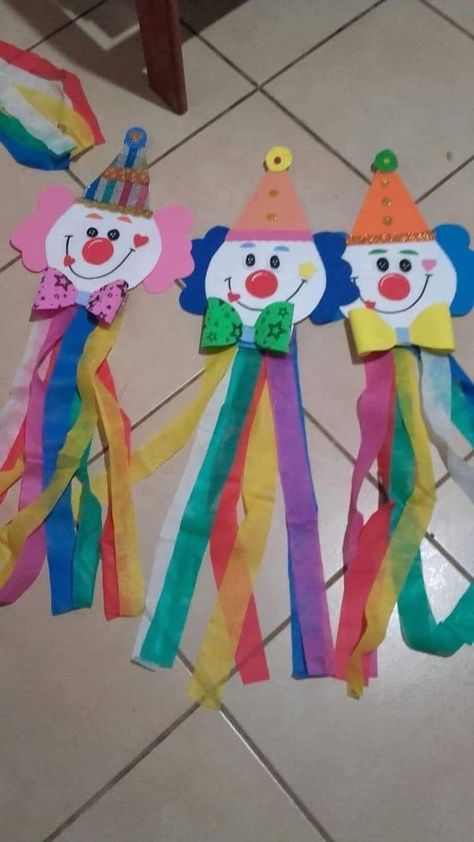 Clown Crafts Preschool, Carnival Theme Crafts, Circus Theme Crafts, Circus Crafts Preschool, Clown Crafts, Circus Crafts, Carnival Crafts, Carnival Decorations, Toilet Paper Crafts