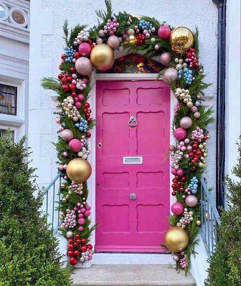 90+ Easy DIY Outdoor Christmas Decorations - HubPages Easy Outdoor Christmas Decorations, Door Christmas Decorations, Front Door Decor Ideas, Christmas Front Door Decor, Pink Wednesday, Christmas Arch, Front Door Christmas Decorations, Front Door Christmas, Christmas Front Door