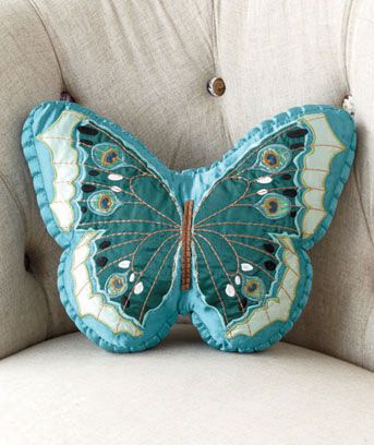 Butterfly Pillow Diy, Butterfly Shaped Pillow, Butterfly Pillow Pattern, Sewing Pillows Decorative, Butterfly Cushion, Куклы American Girl, Sewing Cushions, Butterfly Pillow, Pillow Crafts