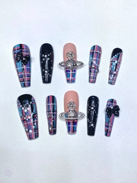 @zenas_nailss London Inspired Nails, Ongles Vivienne Westwood, Vivienne Westwood Inspired Nails, Vivienne Westwood Nails Art, Nana Inspired Nails, Vivienne Westwood Nails, Westwood Nails, Vivienne Westwood Plaid, Iconic Vivienne Westwood