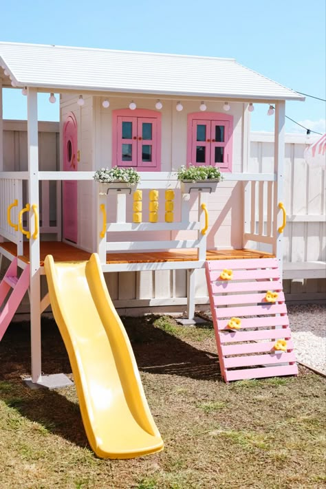 Cubby Makeover, Kids Cubby House, Playhouse Decor, Backyard Play Spaces, Kids Cubby, Kids Cubby Houses, Kids Playhouse Outdoors, Kids Cubbies, Lady Decluttered