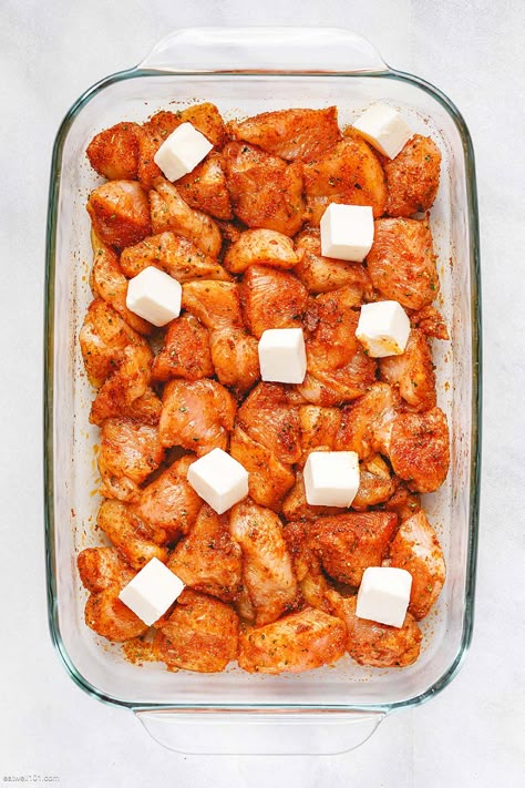 Chicken Breast Recipes Blackstone, Easy Chicken Bites Recipes, Oven Baked Chicken Bites, Baked Chicken Bites, Chicken Bites Recipe, Baked Chicken Recipes Oven, Chicken Bites Recipes, Easy Oven Baked Chicken, Chicken Breast Recipes Baked