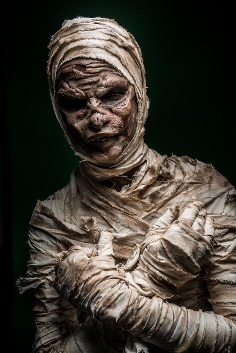 #Esha #mummy #FX #momie #egypte #makeup #artist Adam Beach, 3d Art Sculpture, Egypt Tattoo, Egyptian Mummies, Ancient Sculpture, Homemade Halloween, Fx Makeup, Up Halloween, Artistry Makeup