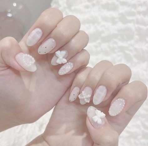 Japanese Pink Nails, Kawaii White Nails, Kawaii Nails Simple, White Korean Nails, Pink Korean Nails, Simple Korean Nails, Self Nail, Coquette Nails, Cute Pink Nails