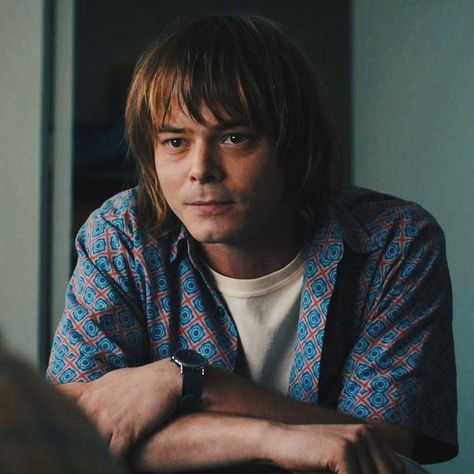 Jonathan Byers anime boy hairstyle ideas #zicxa-photos #zicxa #images #background #wallpaper #freepik #shutterstock #VN #videos #zicxa-videos Stranger Things Jonathan, Jonathan Byers, Charlie Heaton, John Boy, Stranger Things Quote, The New Mutants, Anime Boy Hair, Stranger Things Dr, Stranger Things Characters