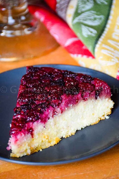 Blackberry Upside Down Cake - Grumpy's Honeybunch Blackberry Upside Down Cake Recipe, Blackberry Angel Food Cake, Chocolate Upside Down Cake, Blackberry Upside Down Cake, Diner Cake, Blueberry Upside Down Cake, Hungry Dog, Blackberry Dessert, Homemade Vanilla Cake