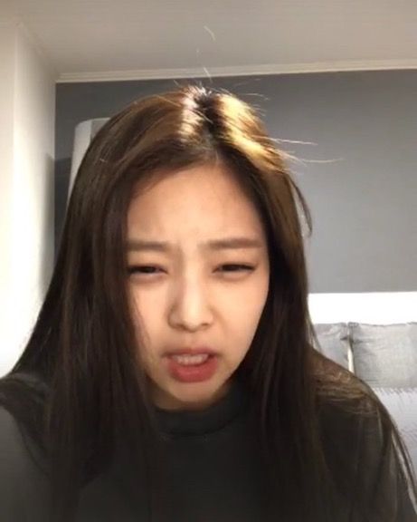 เเสงมันเเยงตา Jennie Sticking Her Tongue Out, Jennie Tired Face, Jennie O, Surprise Face, Blackpink Debut, Shocked Face, Blackpink Memes, Blackpink Funny, Best Rapper