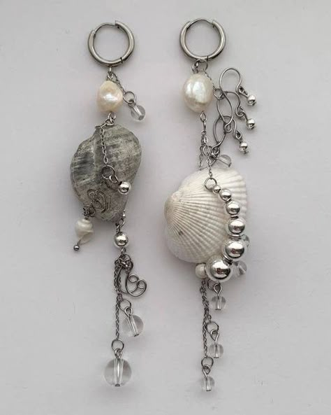 Shells Aesthetics, Diy Shell Jewelry, Diy Shell Crafts, Bead Earrings Diy, Metal Jewelry Handmade, Recycled Jewellery, Shells Crafts, Shell Keychain, Shell Accessories