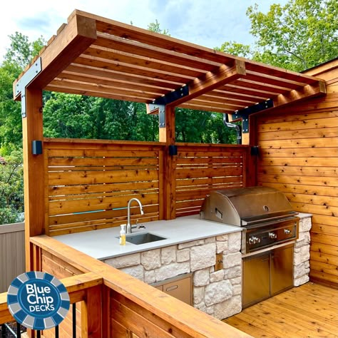 Deck Barbecue Ideas, Outdoor Deck Bbq Area, Bbq Space Outdoor, Deck With Barbeque Area, Covered Barbecue Areas Outdoor, Outdoor Covered Bbq Area, Bbq Spot Backyard, Bbq Shade Ideas, Bbq Overhang