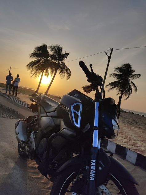 Fz lover Fz S Bike, Fzs V3 Bike Wallpaper, Fzs V3 Bike, V3 Bike, Fz Bike, Mt 15, Wish You Happy Birthday, Yamaha Fz, Beach Background Images