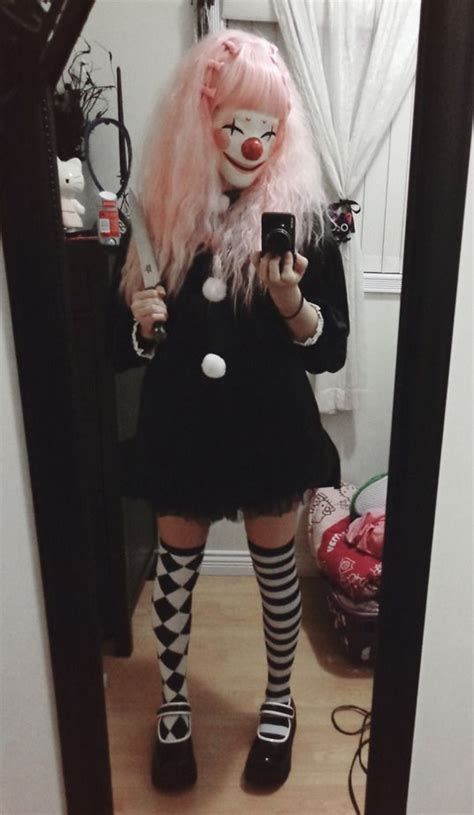 Aesthetic Clown, Clown Outfits, Clowncore Outfit, Clowncore Aesthetic, Halloweenský Makeup, Pierrot Clown, Circus Aesthetic, Clown Core, Clown Clothes