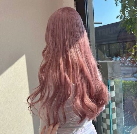 Rose Pink Hair Color, Pinkish Brown Hair, Dusty Rose Hair, Dusty Pink Hair, Cut Hair Styles, Rose Pink Hair, Pink Hair Color, Light Pink Hair, Beige Hair