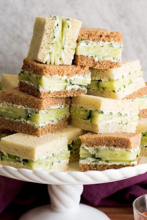 Cucumber Sandwiches #DIYSandwichBarIdeas Cucumber Sandwiches With Cream Cheese, Sandwich Bar Ideas, Sandwiches With Cream Cheese, Lotr Marathon, Diy Sandwich, Marathon Party, Cucumber Varieties, Vegetarian Sandwiches, Cucumber Sandwich