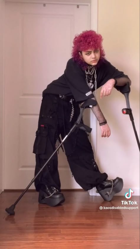 All images from kaosdisabledsupport on tiktok Punk Poses, People Poses, Anatomy Poses, Human Reference, Body Reference Poses, Mobility Aids, Crutches, Human Poses Reference, Cool Poses