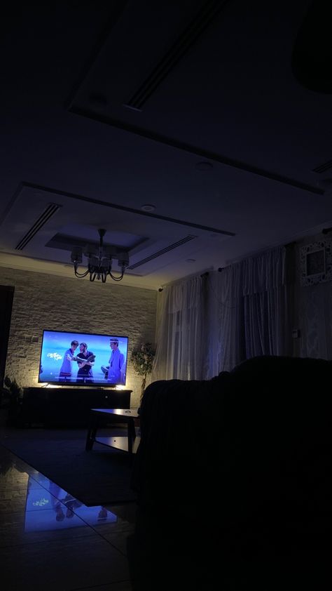 Movie Watching Aesthetic At Home, Watching Movies Snap, Watching Movies Aesthetic Tv, Couple Watching Movie Aesthetic, Watching Tv Snap, Watching Movies Aesthetic Night, Watching Tv In Bed, Tv Watching, Book Photography Instagram