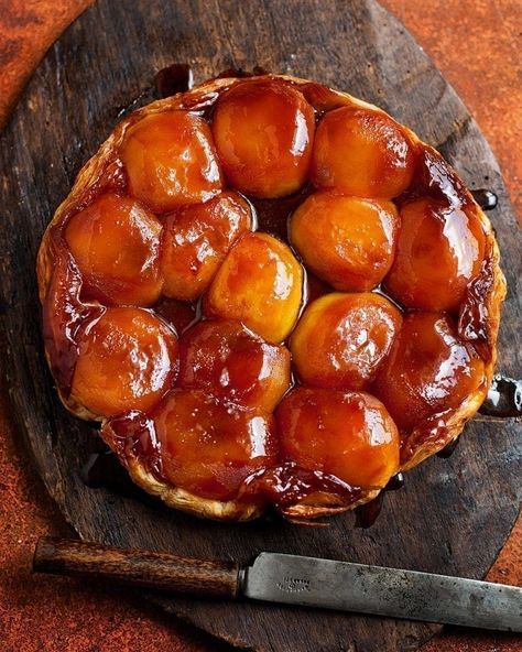 The combination of salty caramel and sweet apples makes for a divine salted caramel tarte tartin recipe – ideal at the end of an autumnal dinner party. Tarte Tartin, Tarte Tatin Recipe, Delicious Magazine, Autumn Recipes, Fall Dinner, Pies And Tarts, Sweet Tarts, Tart Recipes, Apple Recipes