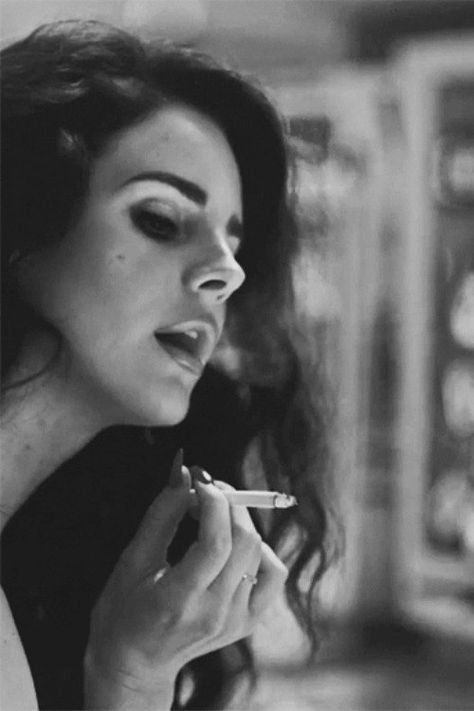 Lana Del Rey #smoke #b&w Lana Del Rey Love, Elizabeth Grant, Lizzy Grant, Lana Del Ray, Coney Island, Lana Del Rey, The Queen, Beautiful People, A Woman