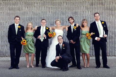 LOVE that bridal parties are starting to have odd numbers in them!  SO much fun! Odd Number Bridesmaids, Odd Number Bridal Party, Small Wedding Party, Even Numbers, Odd Numbers, Wedding Picture Ideas, Plan My Wedding, Wedding Photo Inspo, Mom Wedding