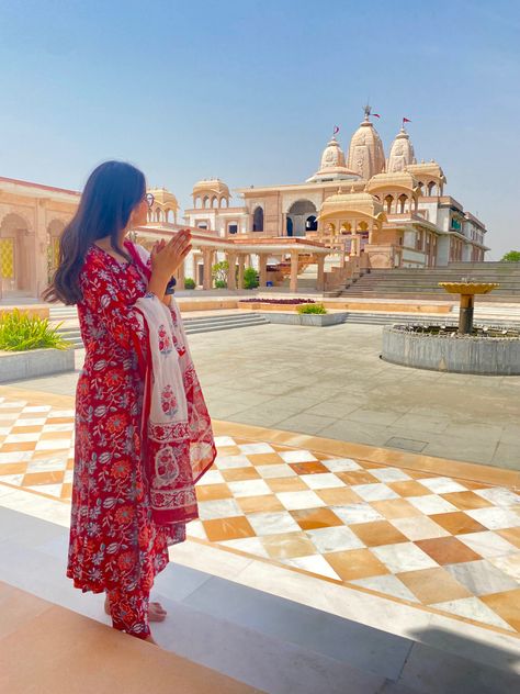 Visited ISKCON temple Ludhiana a while back Kurta Poses Women In Temple, Vrindavan Dham Images, Vrindavan Dham, Indian Classical Dancer, Iskcon Temple, Travel Pose, Trip Photography, Temple Photography, Life Recently