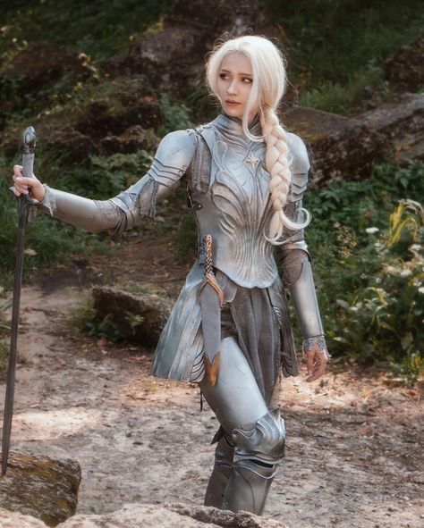 Lotr Elf Costume, Galadriel Costume, Galadriel Cosplay, Lotr Elf, Woman In Armor, Mermaid Oc, Power Cosplay, Knight Outfit, Ren Faire Outfits