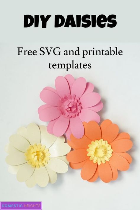 paper daisy flower template and tutorial, free svg cut files for cricut and silhouette Daisy Flower Svg Free Cricut, Paper Daisy Template Free Printable, Layered Flower Svg Free, Cardstock Projects For Cricut, Free Flower Svg Files For Cricut, Daisy Svg Free, Daisy Flower Template, Flowers With Cricut, Cricut Daisy