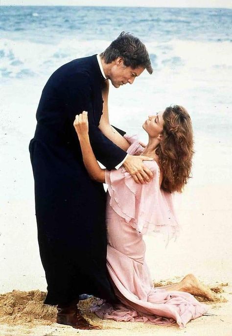 The Thorn Birds Movie, Dobro Vece, Dobro Veče, Thorn Birds, Rachel Ward, Wrestling Photos, The Thorn Birds, Best Tv Couples, Jean Simmons