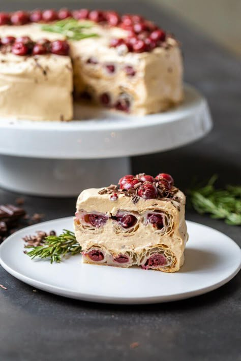 Easy Layer Cake Recipes, Ukrainian Desserts, Cherry Cake Recipe, Russian Desserts, Russian Cakes, Ukrainian Food, Cherry Desserts, Crepe Cake, Ukrainian Recipes