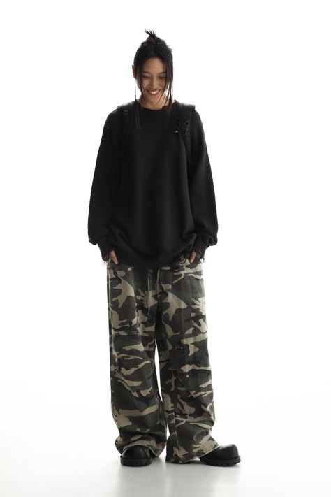 Camouflage Pants Outfit, Fit Female, Camouflage Pants, Pants Fabric, Camo Pants, Female Model, Cotton Pants, 90s Vintage, Pants Outfit