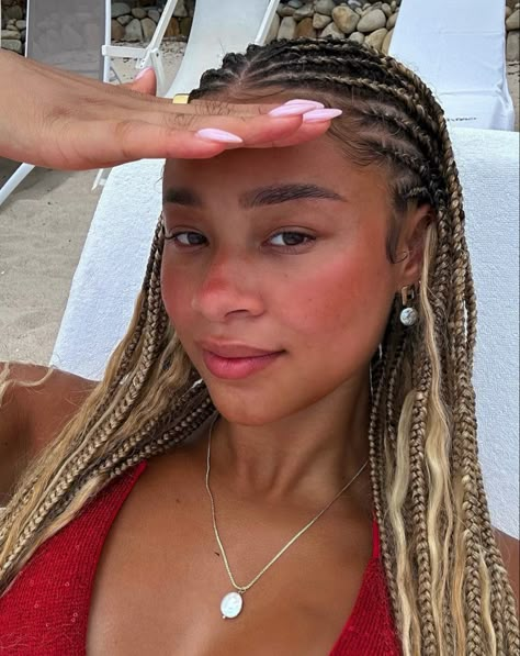 Hair Inspiration Brunette, Box Dreads, Holiday Braids, Beach Braids, Competition Hair, Short Box Braids Hairstyles, Goddess Braids Hairstyles, Straight Blonde Hair, Cute Box Braids Hairstyles