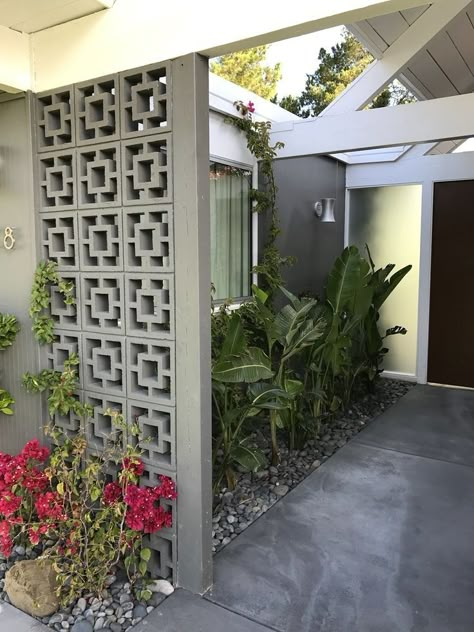 Decorative Concrete Blocks, Breeze Block Wall, Breeze Blocks, Block Wall, Ideas Casa, Concrete Decor, Modern House Design, Backyard Landscaping, Exterior Design