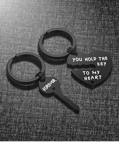 Keychain For Bf, Couple Keychain Ideas, Gift For Girlfriend Ideas, Couple Gifts For Him, Mouldit Clay, Couple Keychains, Diy Crafts For Boyfriend, The Key To My Heart, Handmade Gifts For Him