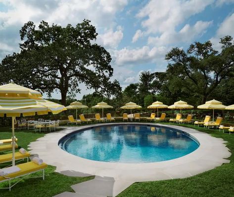 Go Inside the Commodore Perry Estate—Ken Fulk’s Must-See New Hotel Project in Austin, Texas | Architectural Digest Dream Affirmations, Texas Resorts, Commodore Perry Estate, Retro Pool, Retro Hotel, Ken Fulk, Holiday Bucket List, Backyard Terrace, Oval Pool