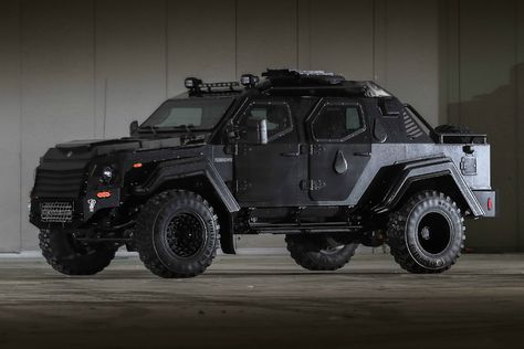 Car Stunt, Mobil Off Road, Tactical Truck, Armored Vehicle, Armored Truck, Bug Out Vehicle, Army Vehicles, Futuristic Cars, Armored Vehicles