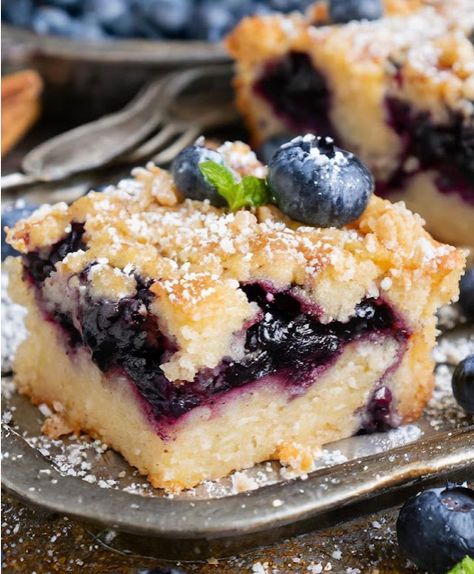 Classic Blueberry Buckle Alton Brown Blueberry Buckle Recipe, Blueberry Buckle With Brown Sugar Topping, Berry Buckle, Blueberry Buckle Recipe, Buckle Recipe, Caramel Cheesecake Bars, Creamy Dessert Recipes, Boston Cream Cupcakes, Best Coconut Cream Pie