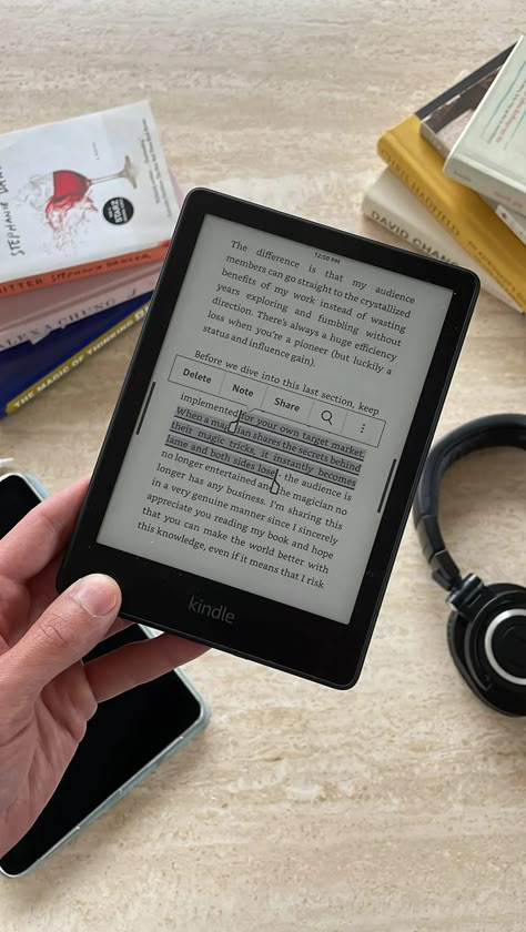 DYLANKYANG - Random Thoughts Kindle Paperwhite Review | The Best Ereader in 2022? 1 Reading Kindle Aesthetic, Kindle Unlimited Aesthetic, Kindle Basic 2022 Aesthetic, Kindle Paperwhite Aesthetic, Kindle Ereader, Reading Kindle, Kindle 2022, Kindle Paperwhite Signature Edition, Kindle Paperwhite Accessories