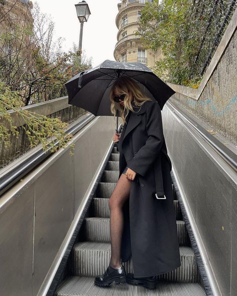 Marine on Instagram: “Rain aesthetics” Wet Weather Outfit, Rain Outfit Aesthetic, Rain Aesthetics, Marine Diet, Fall In Nyc, Fashion Aesthetic Outfits, Camel Outfit, Stylish Umbrella, Rain Outfit