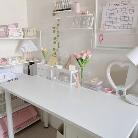 Office Organization Home, Home Office Ideas For Women, Office Desk Home, Study Desk Decor, Pastel Room Decor, Desk Home Office, Aesthetic Room Ideas, Desk Inspiration, White Desk