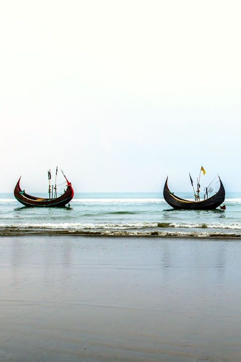 Top 8 Hotels With A Sea View In Cox's Bazar, Bangladesh Cox's Bazar, Conch Shells, Bay Of Bengal, Famous Beaches, Dhaka Bangladesh, The Tourist, Beaches In The World, Sea View, Sea Beach