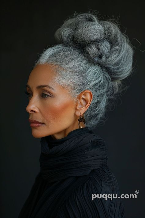 Grey Blending, Hair Color Guide, Silver Haired Beauties, Gorgeous Gray Hair, Grey Hair Inspiration, Extension Hair, Beautiful Gray Hair, Silver Grey Hair, Natural Gray Hair