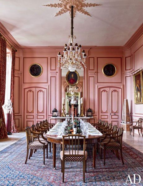 The rose-pink formal dining room of a French estate restored by Timothy Corrigan Rosa Sofa, Timothy Corrigan, Pink Dining Rooms, American Interior, Rooms Ideas, Dining Room Interiors, Interior Design Photos, Chateau France, Elegant Dining Room