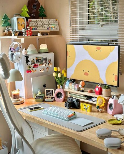 Office Desk Design, Cozy Gaming Setup, Desk Idea, Pretty Desks, Cozy Desk, Dream Desk, Seasonal Decor Ideas, Study Desk Decor, Cozy Gaming