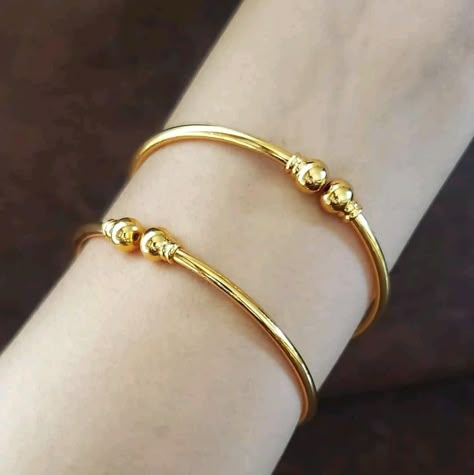 Gold Kada Designs Latest For Women, Gold Kappu Designs For Women, Gold Bracelet For Women Jewellery Indian, Daily Wear Gold Kada For Women, Women Kada Designs Gold, Plain Gold Bangles Simple, Breslet Jewelry Gold, Kada Bracelet Gold For Women, Gold Kada Design For Women