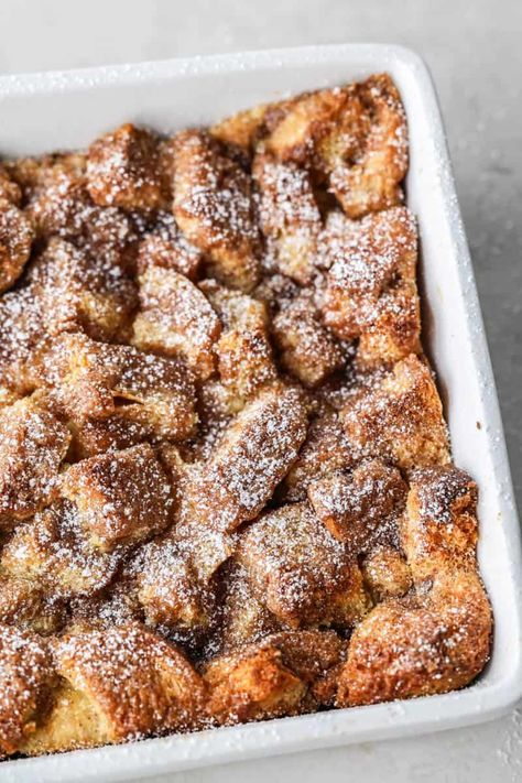 The best French toast casserole is a delightful blend of soft, custardy bread infused with rich vanilla and a hint of cinnamon, topped with a sweet, crunchy crust. Ready in under an hour, this casserole transforms your morning with its warm, inviting aroma and mouth-watering taste. Soups Chicken, Brioche French Toast Casserole, Banana Blueberry Oatmeal Muffins, Cinnamon French Toast Bake, French Toast Casserole Easy, Chicken Soups, Delicious French Toast, Casserole Chicken, French Toast Casserole Overnight