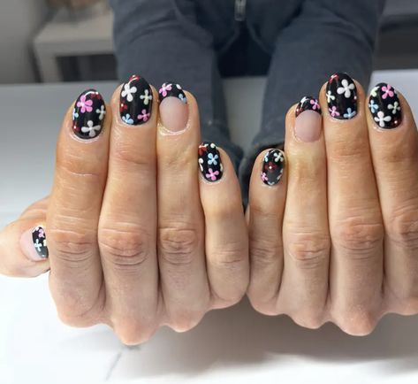 Black Nails With Colorful Flowers, Black Nails With Flowers, Black Flower Nails, Black Floral Nails, Blue Acrylic Nails, Short Acrylic, Prom Nails, Manicure Y Pedicure, Floral Nails